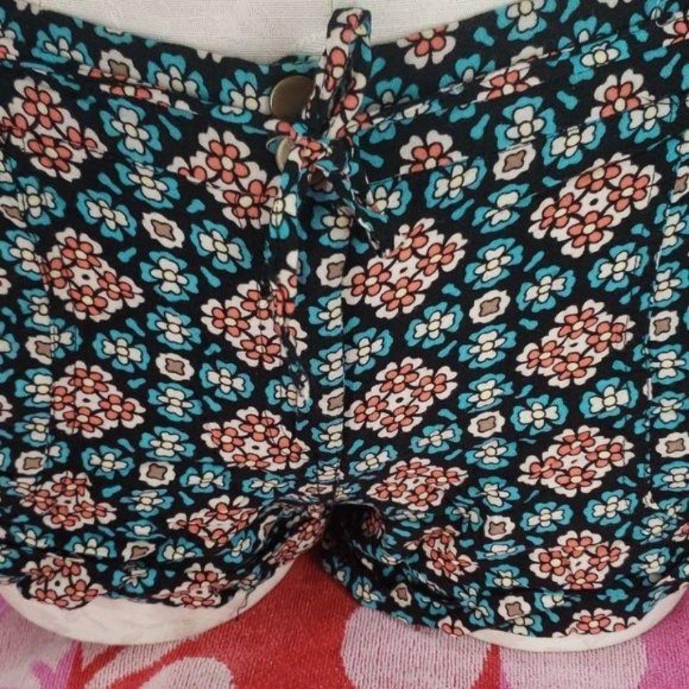 American Rag Bold Floral Print Elastic Drawstring Waist‎ Size Small Shorts - Picture 6 of 8